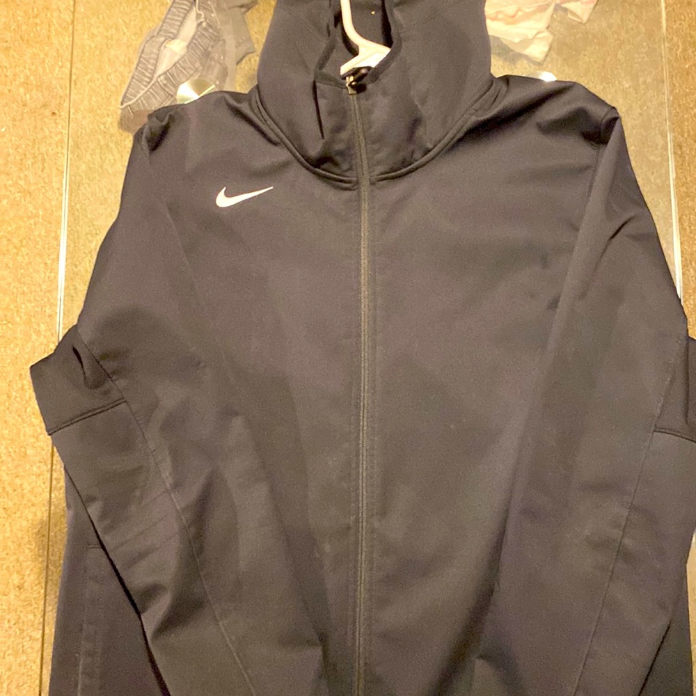 Men’s Nike dry fit jacket with hood